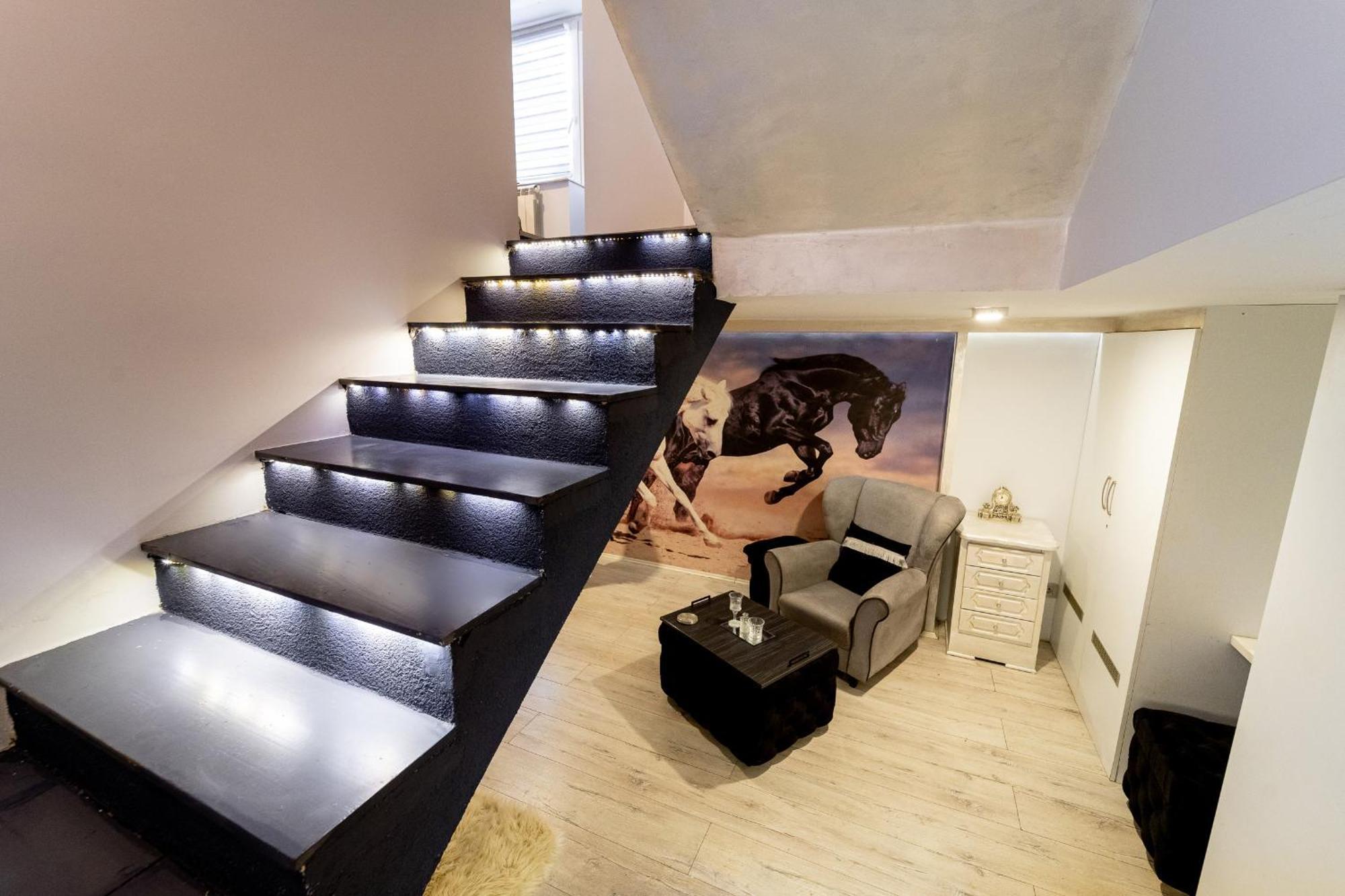 Studio Split Level